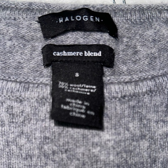 Women’s Halogen Cashmere Gray Knit Sweater size Small - Picture 3 of 4